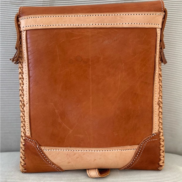 Genuine vintage vachetta leather flap shoulder bag with flowers woven - Picture 3 of 12